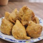 মিষ্টি সিঙ্গারা (১০ পিসের প্যাকেট)